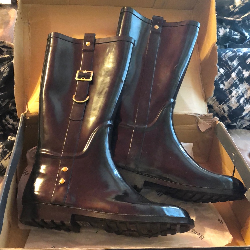 Henry Ferrera Rainboots